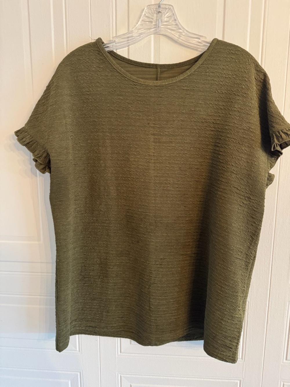 Olive Short-Sleeve Ruffle Sleeve Women's Top Size Large